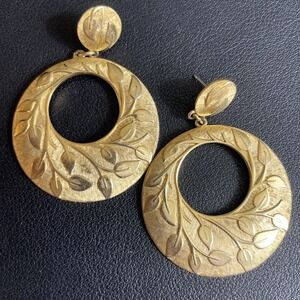 Vintage TAT Dangle Earrings Gold Tone Drop Pierced Lightweight 80s Glam